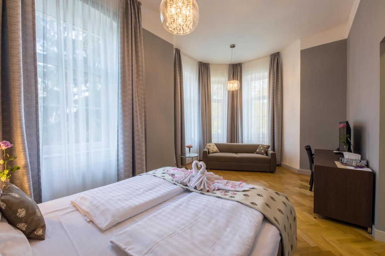Wellness & Spa Hotel Villa Regenhart เยเซนิค ภายนอก รูปภาพ