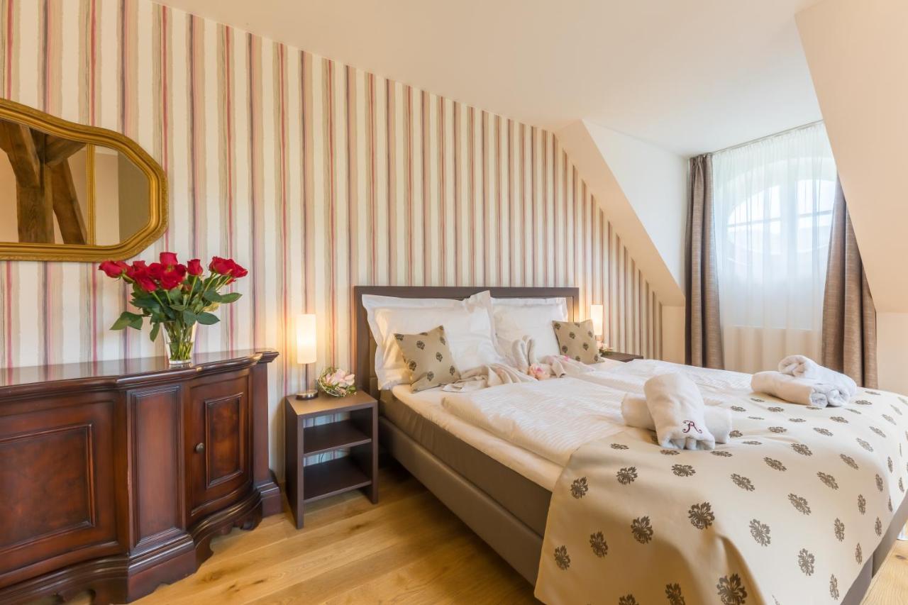 Wellness & Spa Hotel Villa Regenhart เยเซนิค ภายนอก รูปภาพ